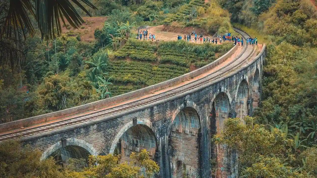 The-nine-stone-arches-rising-above-Ellas-green-valley-credit-pixabay